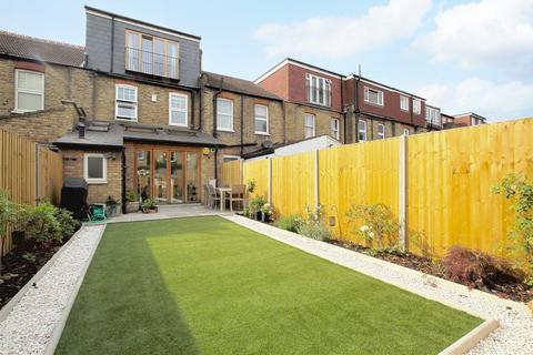 29 Dudley Gardens, London, W13 9LU