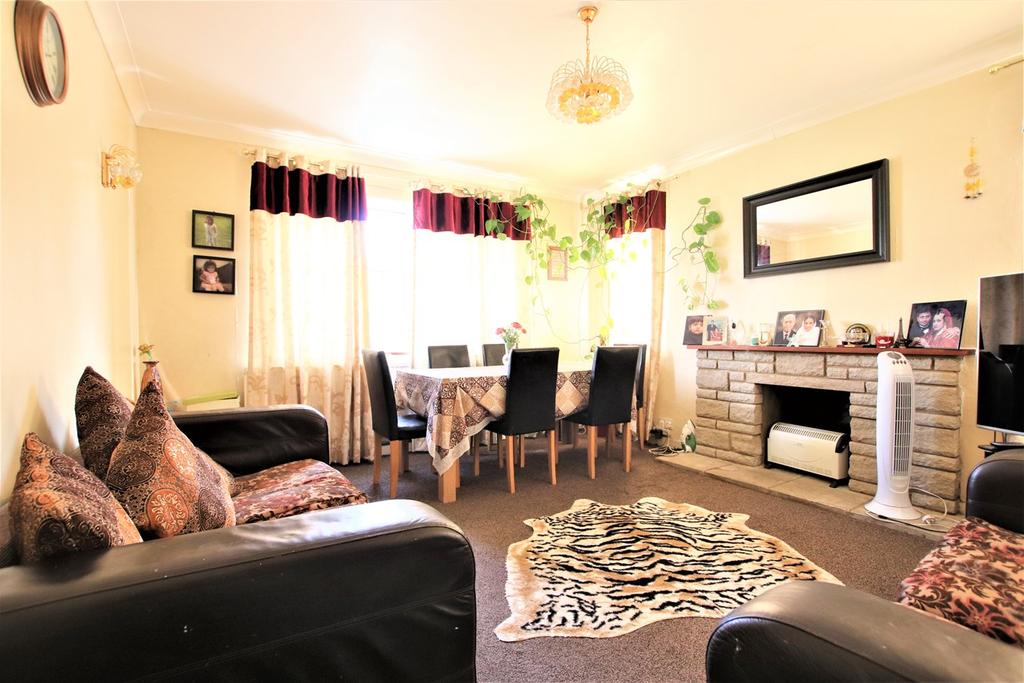 Plough Lane, Wallington, SM6 2 bed flat £1,400 pcm (£323 pw)