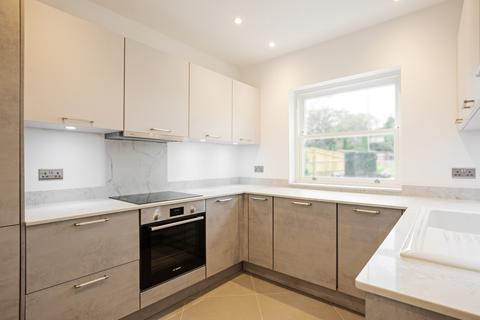 2 bedroom semi-detached house for sale - Riefield Road, London, SE9