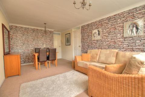 2 bedroom flat for sale - Whitbeck Court, Newcastle upon Tyne, NE5