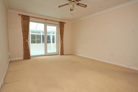 3 bedroom bungalow for sale - Maureen Close, Parkstone , Poole, BH12