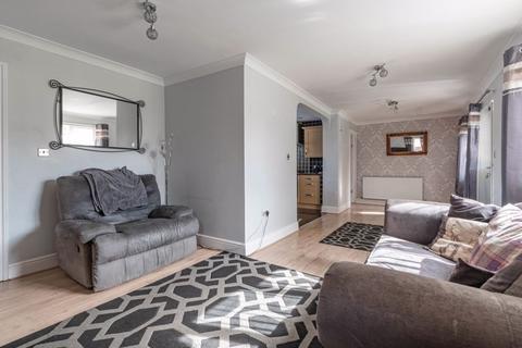 3 bedroom end of terrace house for sale - Allendale Crescent, Studley