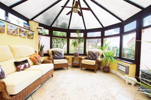 12 Key View, Darwen, BB3 2JG