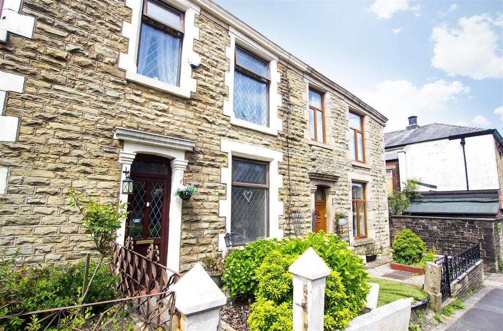Earnsdale Road, Darwen, BB3 1QT 3 bed terraced house for sale £110,000