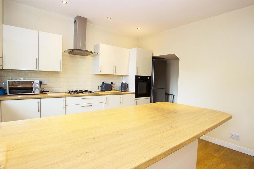 Bolton Road, Blackburn, BB2 4JP 2 bed terraced house £95,000