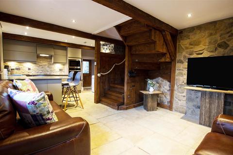 Lowerhill Barn Lowerhill, Tockholes, Darwen, BB3 0NF