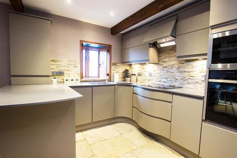 Lowerhill Barn Lowerhill, Tockholes, Darwen, BB3 0NF