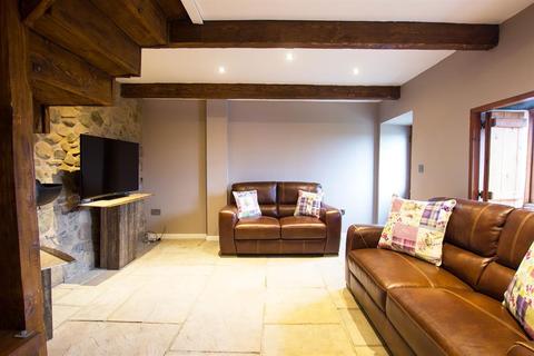 Lowerhill Barn Lowerhill, Tockholes, Darwen, BB3 0NF