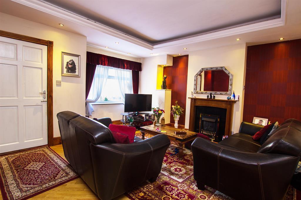 Bolton Road, Darwen, BB3 2JQ 2 bed terraced house £145,000