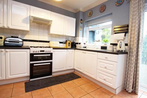 21 Thorncliffe Drive, Darwen, BB3 3QA