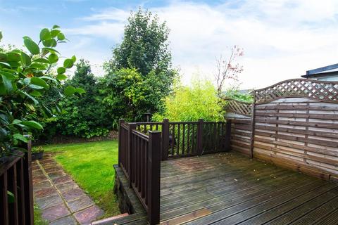 21 Thorncliffe Drive, Darwen, BB3 3QA