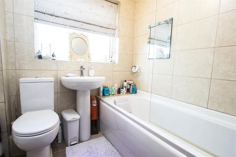 21 Thorncliffe Drive, Darwen, BB3 3QA