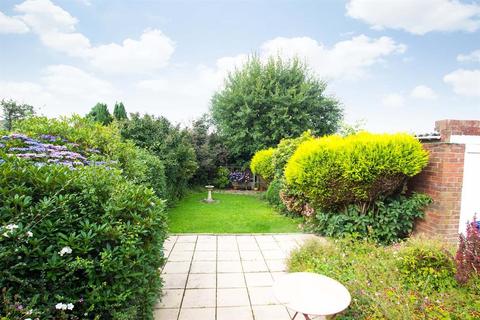 18 Thirlmere Drive, Darwen, BB3 3BH