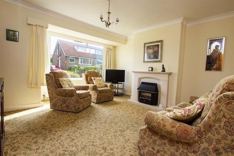 18 Thirlmere Drive, Darwen, BB3 3BH
