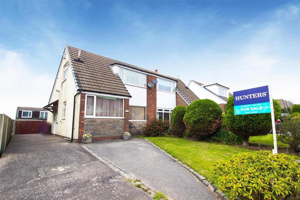 Pole Lane, Darwen, BB3 3LD 2 bed semidetached house £130,000