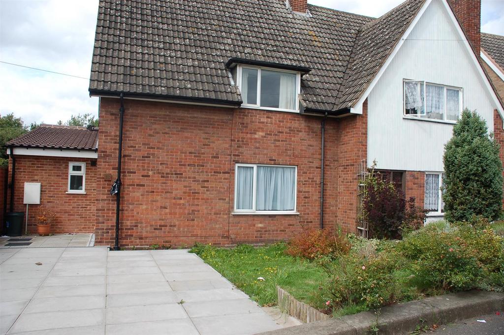 Merryfield Road, Dudley 4 bed semidetached house £229,950