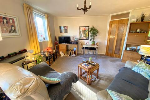 2 bedroom flat for sale - Armstrong Court, Darlington