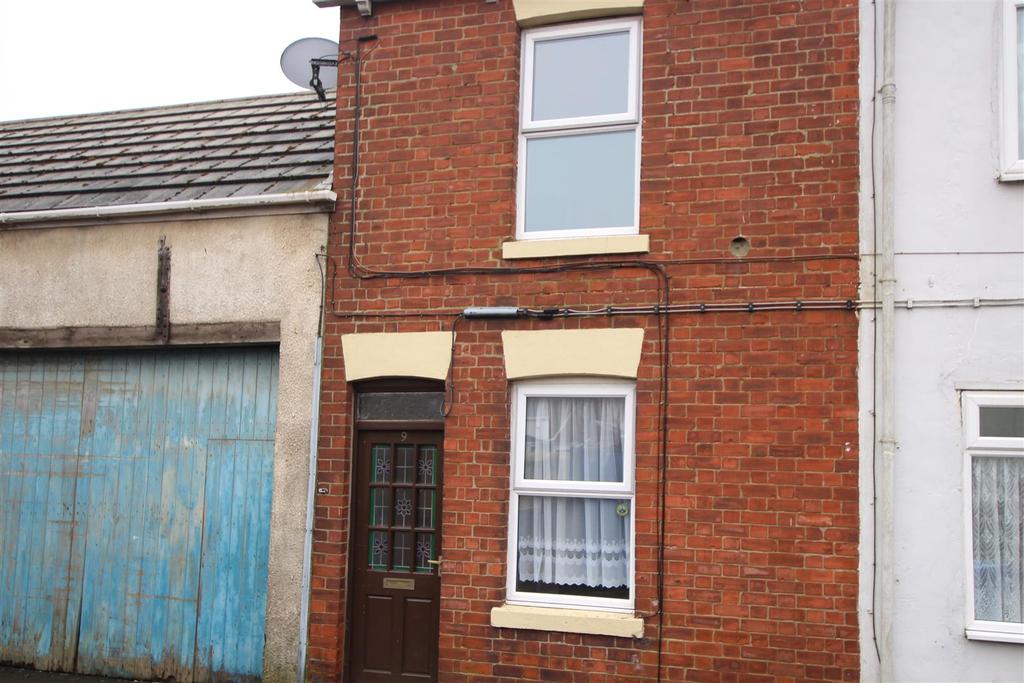 Edward Street, Withernsea 2 bed house to rent £450 pcm (£104 pw)