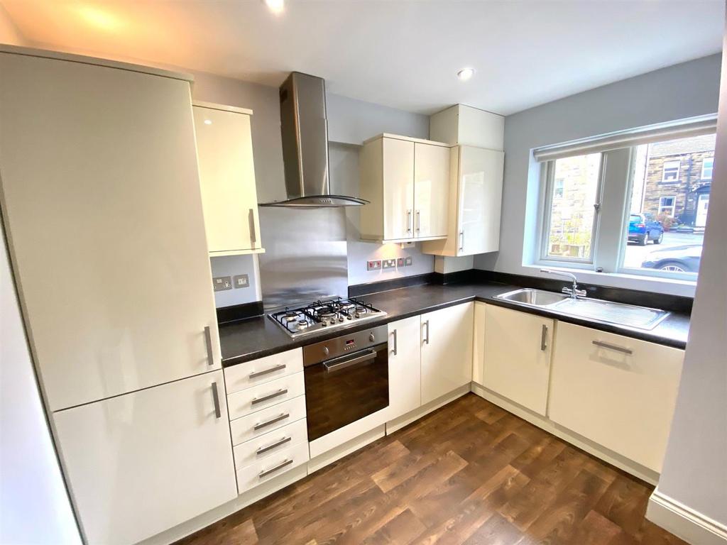 Kitchen2.jpg