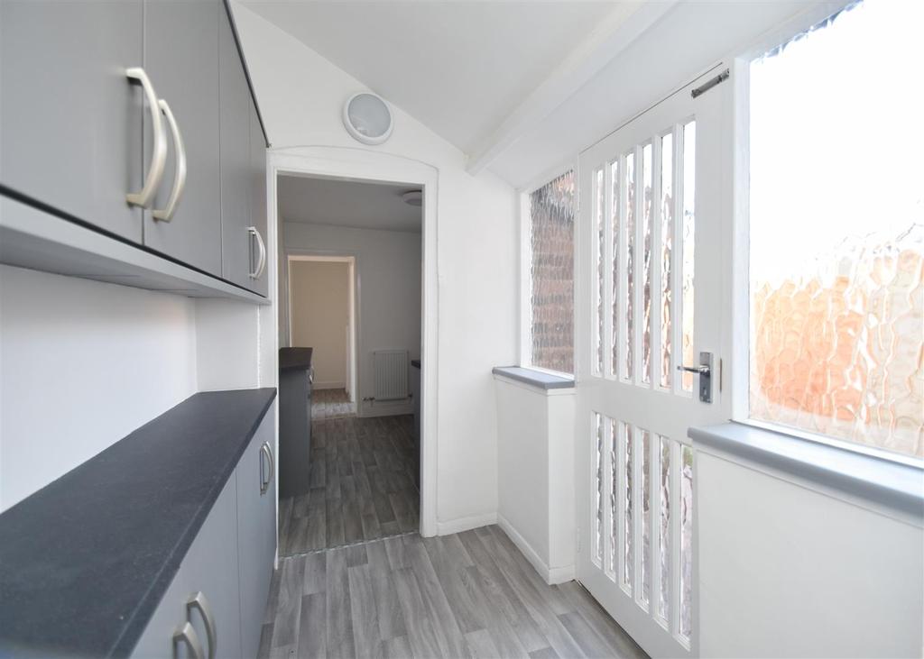 126 A Clifton Street-08.jpg
