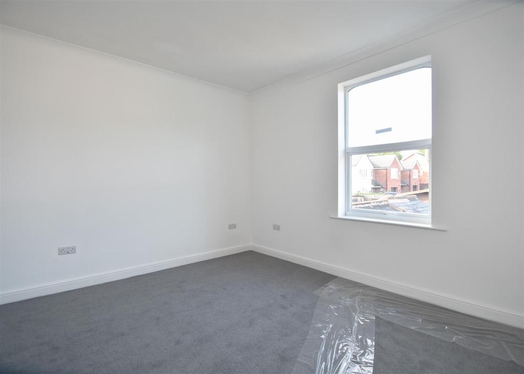 126 A Clifton Street-09.jpg