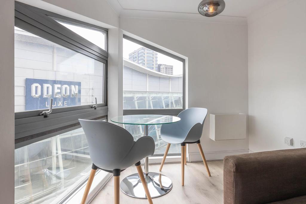 Purple Apartments, Broadway Plaza... 1 bed apartment £800 pcm (£185 pw)