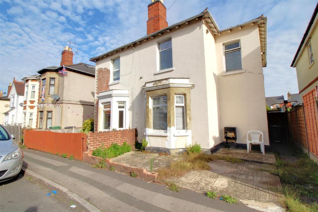 Howard Street, Gloucester 3 bed semidetached house £190,000