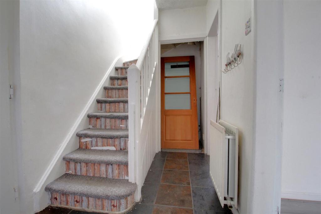 Howard Street, Gloucester 3 bed semidetached house £190,000