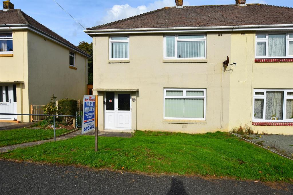 Coombs Drive, Milford Haven 3 bed semidetached house £120,000