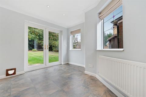 50 Park Drive, Ascot, SL5 0BE