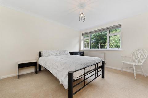 50 Park Drive, Ascot, SL5 0BE