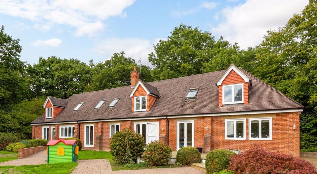 Tonbridge Road, Hildenborough TN11 9HL 5 bed detached house £4,250
