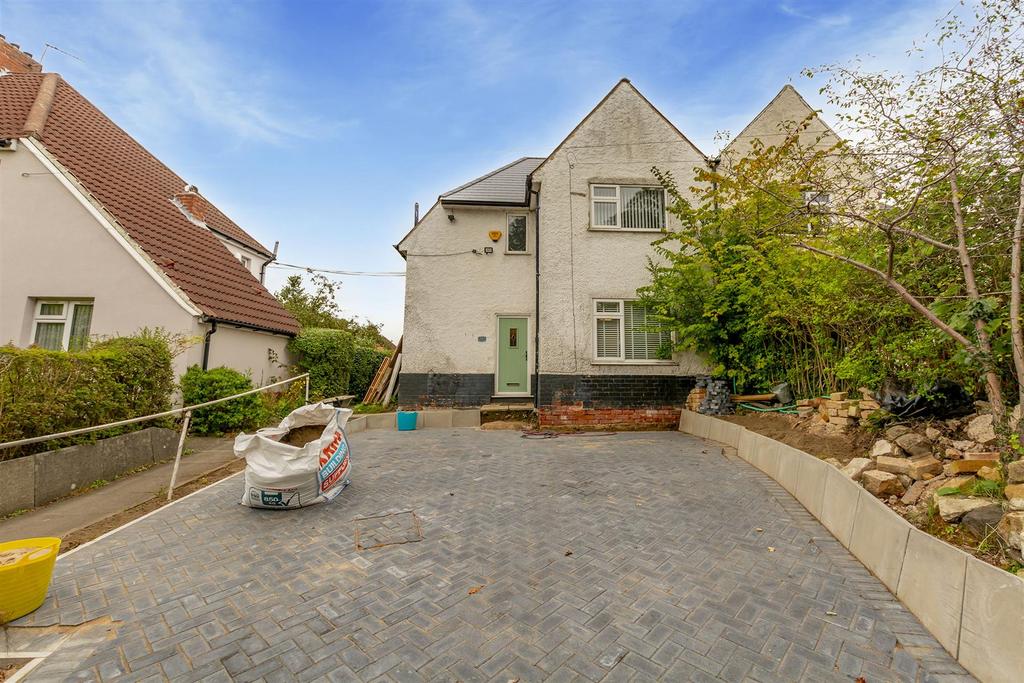 Wollaton Road, Beeston, Nottingham 3 bed semidetached house £290,000