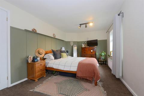 8 Crosemere Crescent, Crosemere, Ellesmere, SY12 0JW