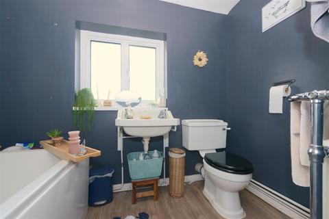 8 Crosemere Crescent, Crosemere, Ellesmere, SY12 0JW
