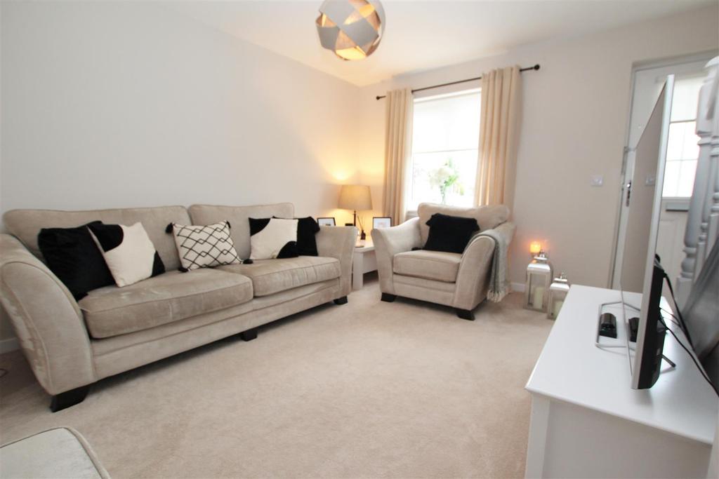 Wilson Place, Carluke 2 bed terraced house £124,995