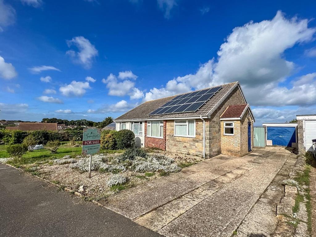 Waterloo Crescent, Ryde 2 bed semidetached bungalow £275,000