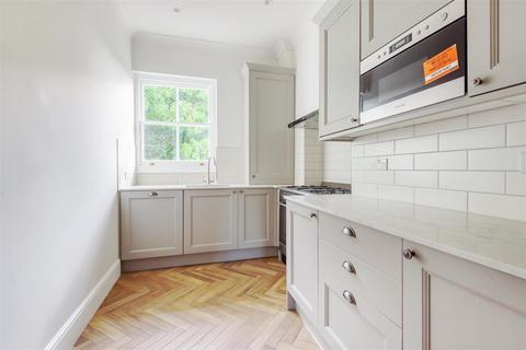 2 bedroom flat to rent, Oak Hill Park, Hampstead