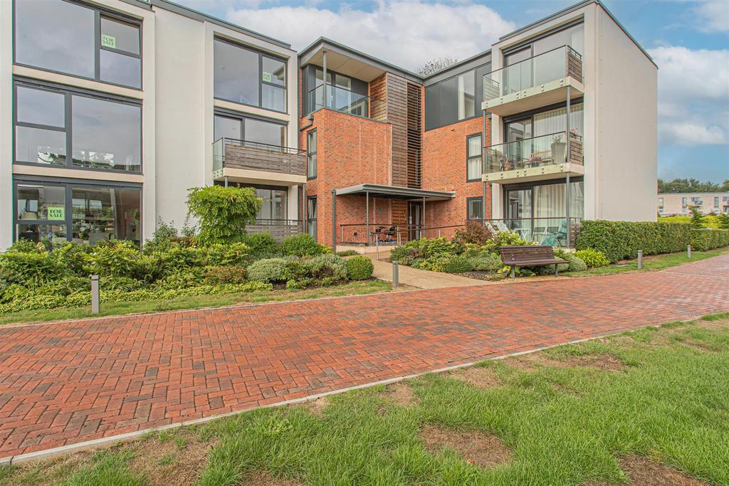 Almond Close, Wadswick Green, 2 bed retirement property for sale £400,000