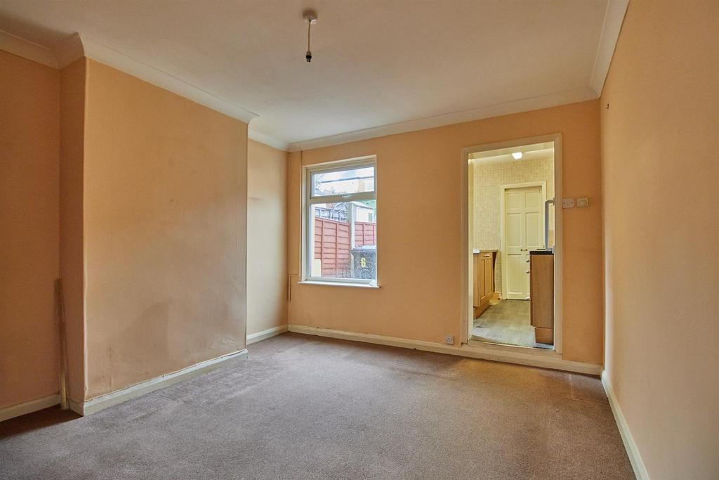 Mill Hill Road, Hinckley 3 bed terraced house £150,000
