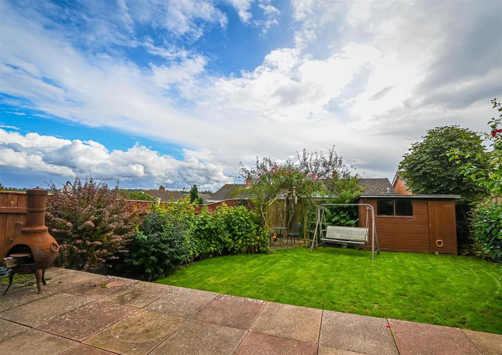11 Ludlow Heights, Bridgnorth 3 bed link detached house for sale £325,000