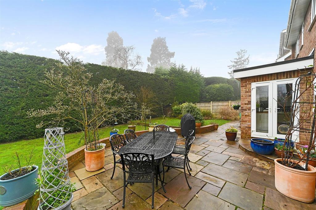The Paddocks, Ingatestone 4 bed detached house £825,000