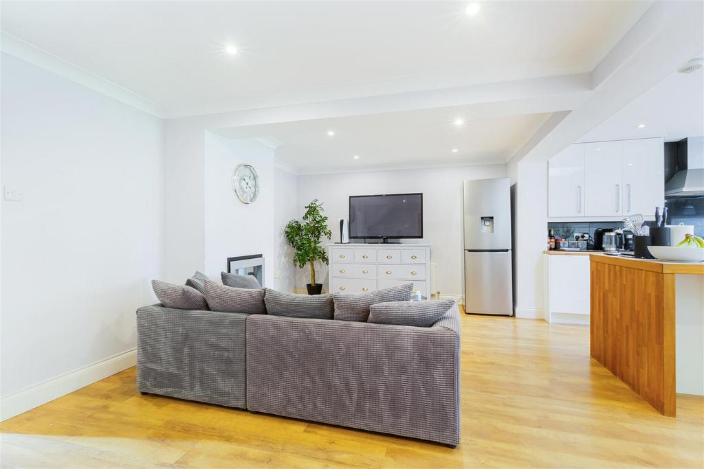 SHAWLEY CRESCENT-20.jpg