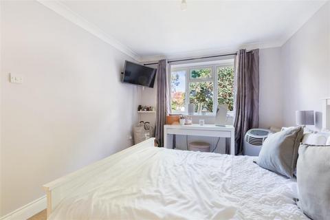 43 Shawley Crescent, Epsom, KT18 5PQ