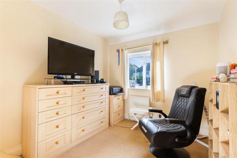 43 Shawley Crescent, Epsom, KT18 5PQ