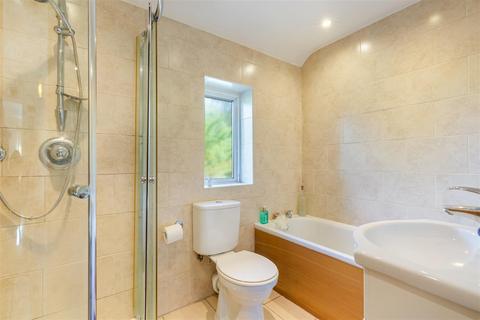43 Shawley Crescent, Epsom, KT18 5PQ
