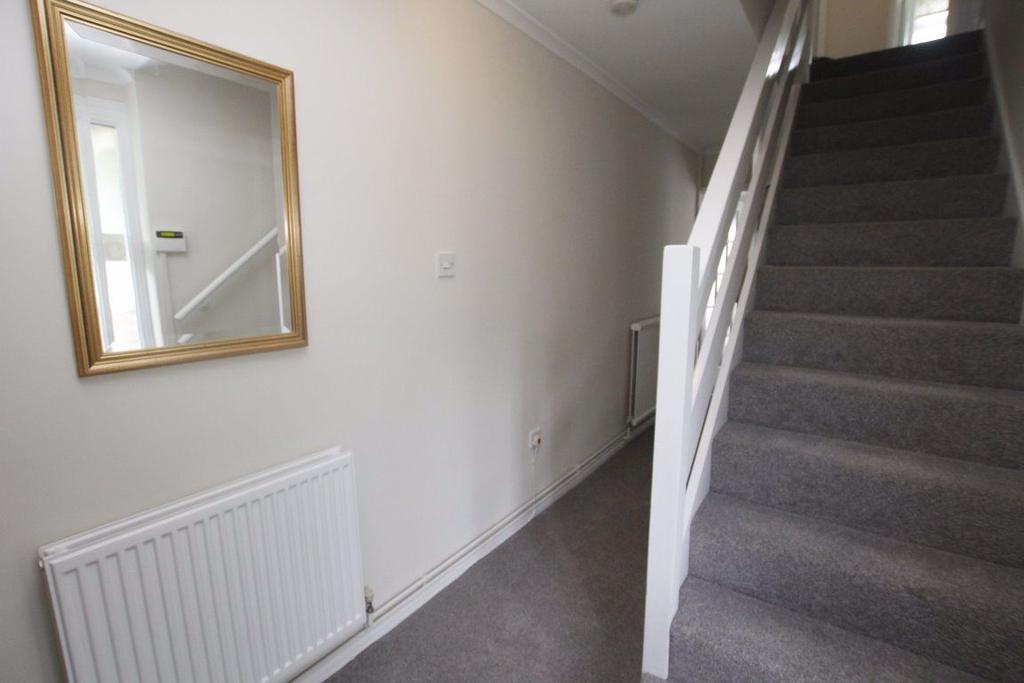 Overbrook, Swindon 3 bed house £1,200 pcm (£277 pw)