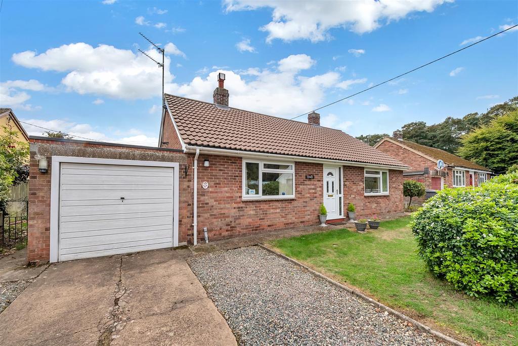 Mooreland Drive, Great Barton 2 bed detached bungalow £350,000