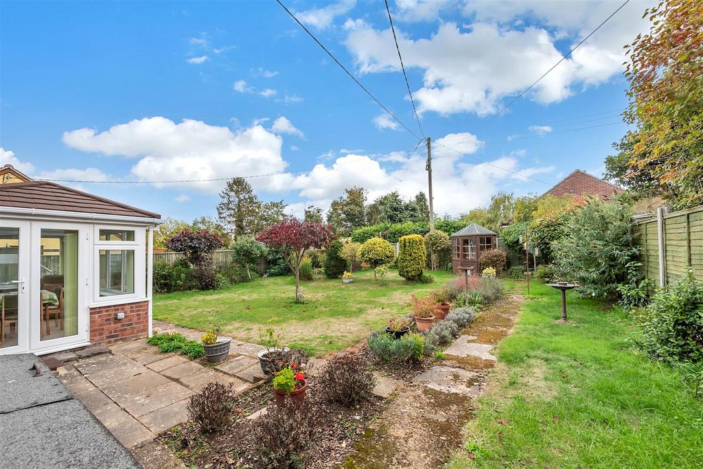 Mooreland Drive, Great Barton 2 bed detached bungalow £350,000