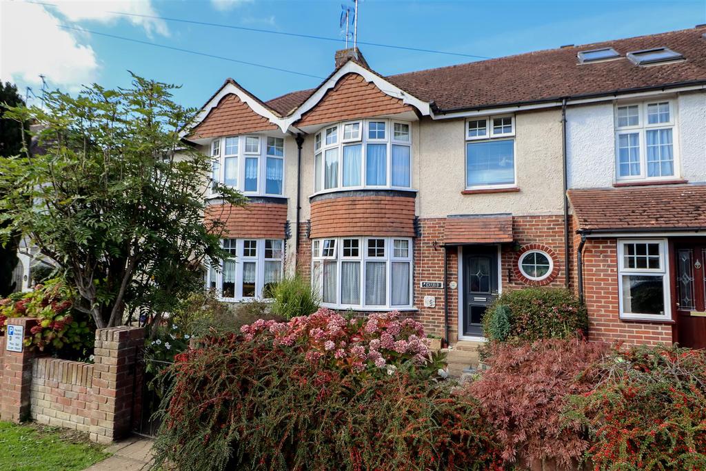 Chesworth Crescent, Horsham 3 bed terraced house £525,000